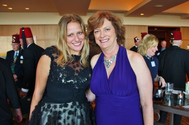 Jody Carson, Teri Rohr